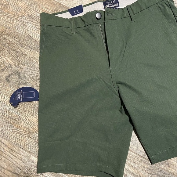 All Day Short 4-Way Stretch - Picture 3 of 12